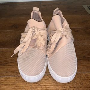 Steve Madden Lancer sneaker